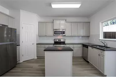 1488 Liberty Parkway NW, Atlanta, GA 30318 - Photo 5