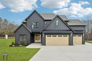 24 Rocking Wood Dr, Auburn, GA 30011 - Photo 1