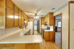 2439 Ellis Ct, Snellville, GA 30078 - Photo 7