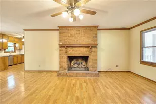 2439 Ellis Ct, Snellville, GA 30078 - Photo 9