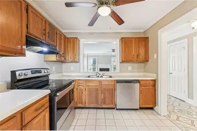 401 Autumn Leaf Way, Norcross, GA 30093 - Photo 9