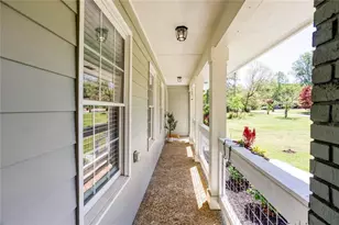 3135 Laura Ln, Lithia Springs, GA 30122 - Photo 5
