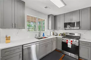 1320 Primrose Dr, Roswell, GA 30076 - Photo 7