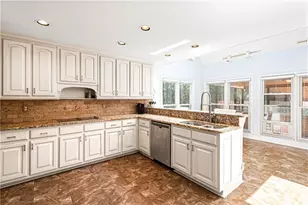 2521 Summeroak Dr, Tucker, GA 30084 - Photo 15