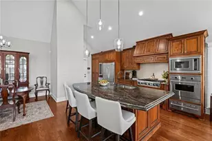 6425 Spinnaker Ln, Alpharetta, GA 30005 - Photo 9