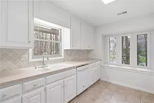 1130 Valley Ridge Ct SE, Marietta, GA 30067 - Photo 15