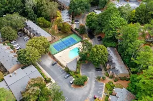 708 Parkaire Crossing, Marietta, GA 30068 - Photo 9