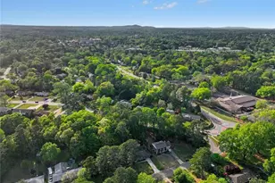 990 Melody Ln, Roswell, GA 30075 - Photo 31