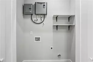 1318 Pine Ave, Atlanta, GA 30344 - Photo 11