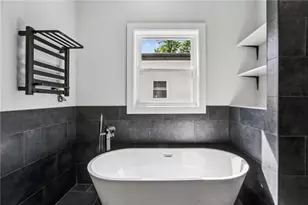 1318 Pine Ave, Atlanta, GA 30344 - Photo 9