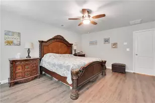 214 Woodlands Dr, Jackson, GA 30233 - Photo 5