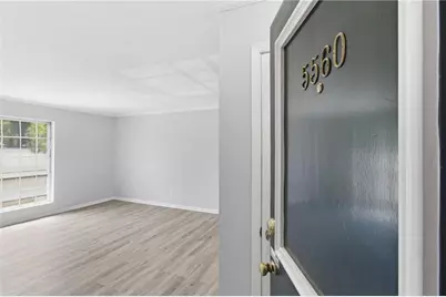 5560 Kingsport Drive NE #27, Atlanta, GA 30342 - Photo 3