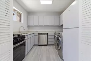 5560 Kingsport Dr NE, Atlanta, GA 30342 - Photo 9