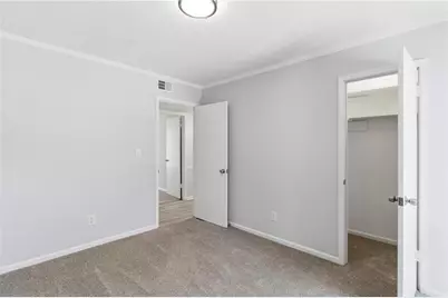 5560 Kingsport Drive NE #27, Atlanta, GA 30342 - Photo 15