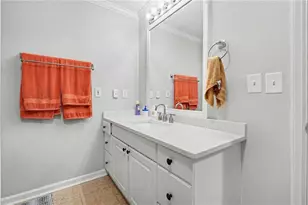 210 Riverview Dr, Marietta, GA 30067 - Photo 9