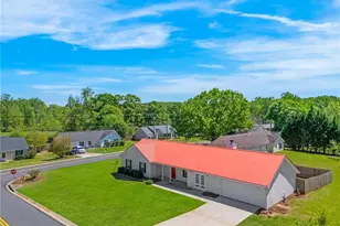 388 Royal Ct, Jackson, GA 30233 - Photo 19