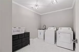 1673 Ware Ave, East Point, GA 30344 - Photo 17
