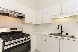 2139 Meadowview Ct SE, Conyers, GA 30013 - Photo 9