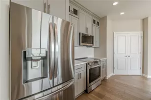 3040 Peachtree Rd NW, Atlanta, GA 30305 - Photo 9