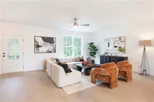 634 Oakleaf Grove Ln, Sugar Hill, GA 30518 - Photo 5