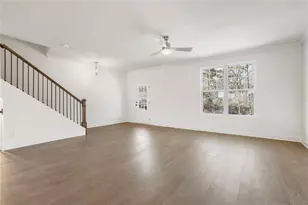 634 Oakleaf Grove Ln, Sugar Hill, GA 30518 - Photo 5