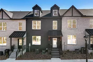 634 Oakleaf Grove Ln, Sugar Hill, GA 30518 - Photo 1