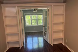 17 St Claire Ln NE, Atlanta, GA 30324 - Photo 9