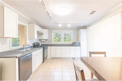 2290 Pinetree Lane NE, Conyers, GA 30012 - Photo 9