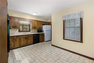 302 Pine Lake Dr, Cumming, GA 30040 - Photo 9