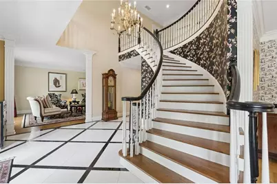 2860 Hawthorne Drive NE, Atlanta, GA 30345 - Photo 9