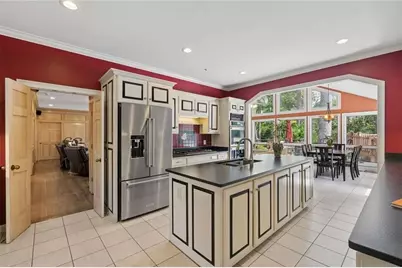 2860 Hawthorne Drive NE, Atlanta, GA 30345 - Photo 17