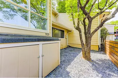 1929 Variations Drive NE, Atlanta, GA 30329 - Photo 19