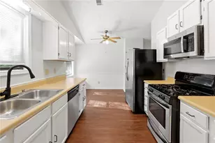 3384 Tia Trace NW, Kennesaw, GA 30152 - Photo 9