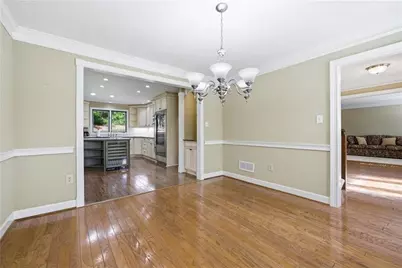 826 Marbrook Drive, Lawrenceville, GA 30044 - Photo 9