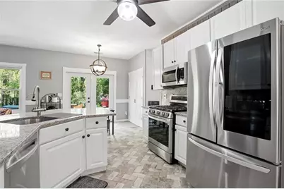 366 Silverthorn Drive NW, Marietta, GA 30064 - Photo 11