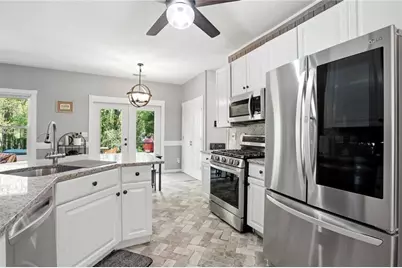 366 Silverthorn Drive NW, Marietta, GA 30064 - Photo 11