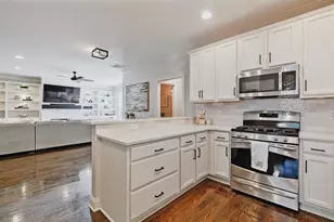 1428 Dupont Commons Circle, Atlanta, GA 30318 - Photo 13