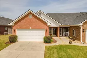 606 Blackwood SE, Calhoun, GA 30701 - Photo 1