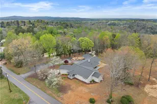 664 Chenocetah Dr, Cornelia, GA 30531 - Photo 45