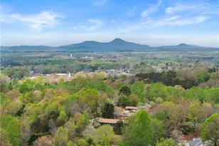 664 Chenocetah Dr, Cornelia, GA 30531 - Photo 3