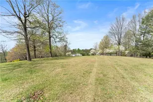 664 Chenocetah Dr, Cornelia, GA 30531 - Photo 43