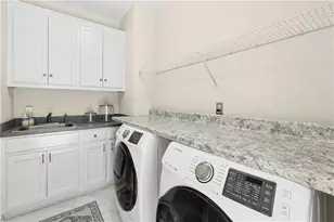 9170 Nesbit Lakes Dr, Alpharetta, GA 30022 - Photo 23