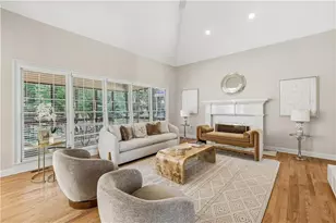 9170 Nesbit Lakes Dr, Alpharetta, GA 30022 - Photo 11