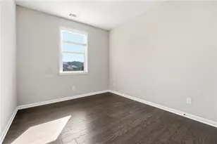 156 Round Pond Dr, Lilburn, GA 30047 - Photo 35