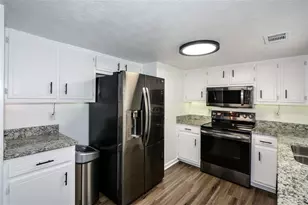 5059 Martins Crossing Rd, Stone Mountain, GA 30088 - Photo 5