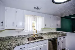 5059 Martins Crossing Rd, Stone Mountain, GA 30088 - Photo 13