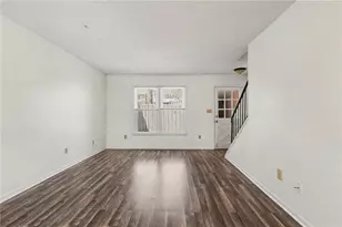 2060 Kings Gate Circle, Snellville, GA 30078 - Photo 7