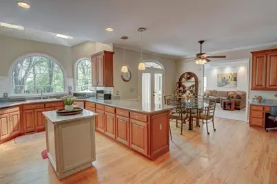 4355 Missendell Lane NW, Peachtree Corners, GA 30092 - Photo 11