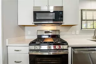 1811 Marie Way, Lawrenceville, GA 30043 - Photo 9