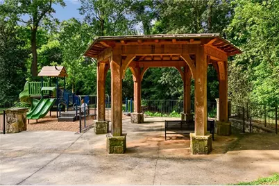 2304 Pembrook Place NE, Atlanta, GA 30324 - Photo 35